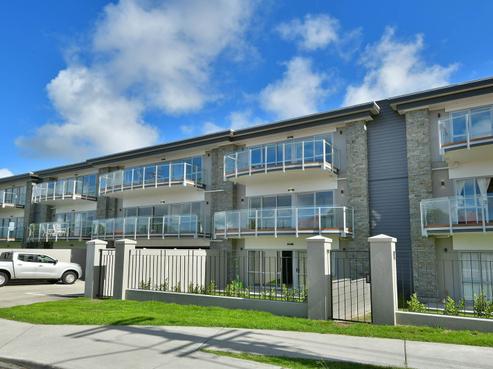 304/252 Centreway Road, Orewa