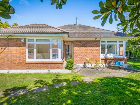 225 Titirangi Road, Titirangi