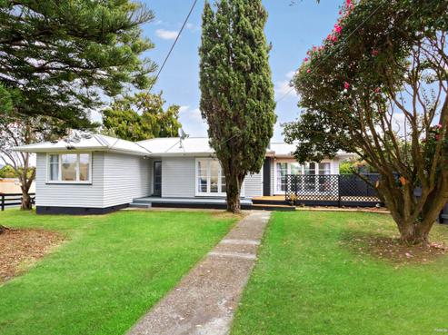 5 River Road, Te Atatu Peninsula