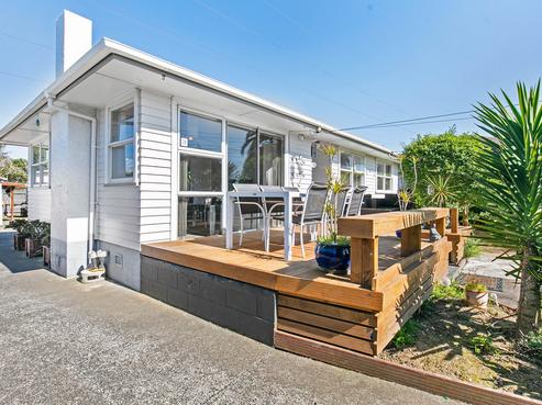 6 Lynn Place, Otara