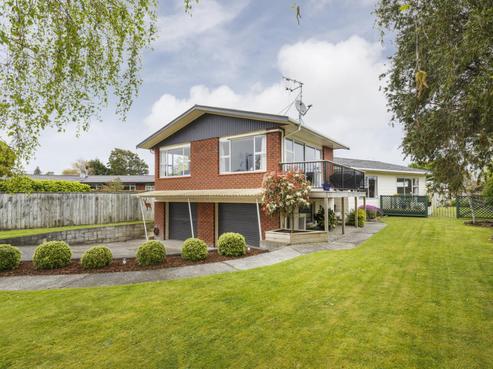 7 Terry Crescent, Milson