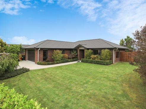 5 Waltham Place, Rototuna North