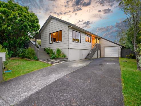 2/2 Seaglen Place, Botany Downs