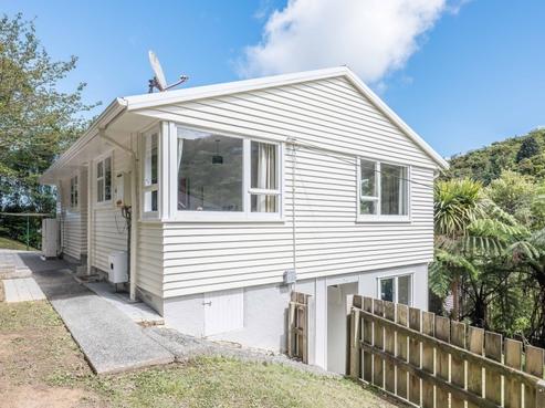 8 Tobruk Street, Karori