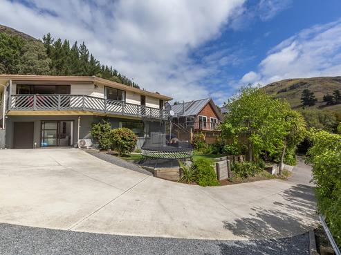 131 Sumnervale Drive, Sumner
