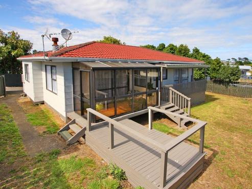 2/32 Kennington Drive, Clendon Park