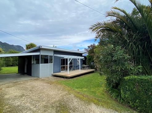 746 Abel Tasman Drive, Pohara
