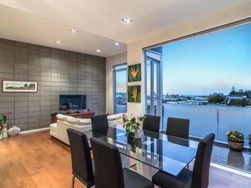 8/8 Wilk Lane, Browns Bay