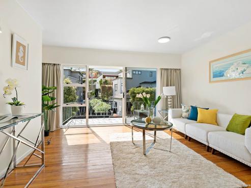 2/405 Beach Road, Mairangi Bay
