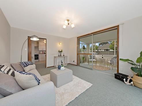 2/10 Nyoli Street, Northcote