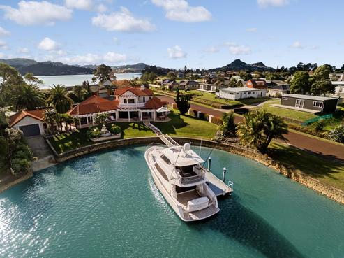 601 Waterways Parade, Pauanui