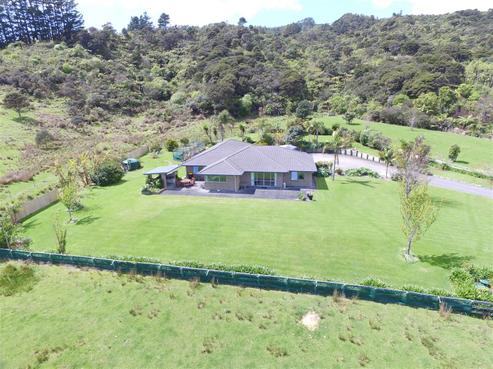 2595D Tiki Road, Coromandel