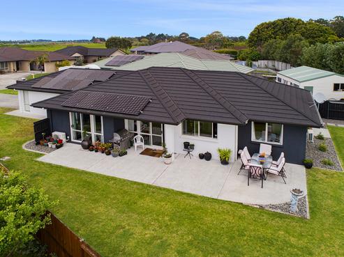 16 Wai Place, One Tree Point