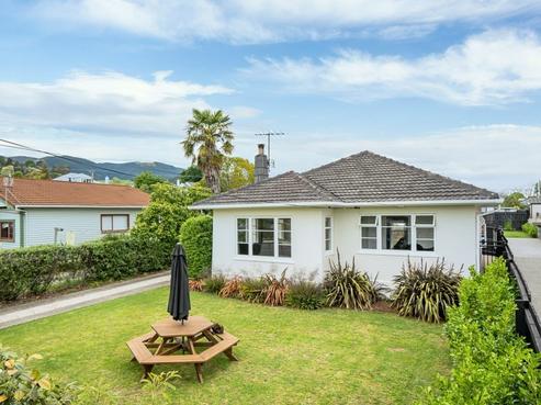 18 Maitland Avenue, Stoke