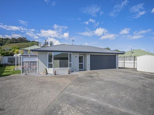 12 Kate Edger Place, Stoke