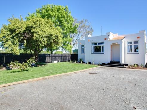 813 Riverslea Road South, Akina