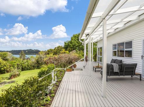 2 Young Street, Mahurangi East
