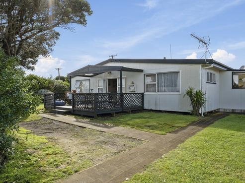 15 Hira Street, Hawera