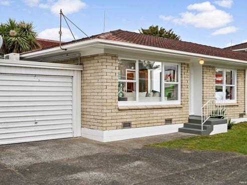 2/24 Bute Road, Browns Bay