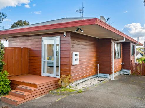 2/16 Cassandra Grove, Totara Vale