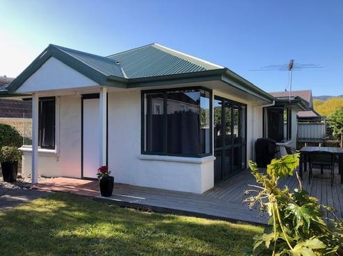 2/79 Beach Road, Tahunanui