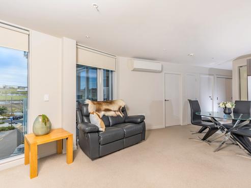 204/3 Rose Garden Lane, Albany