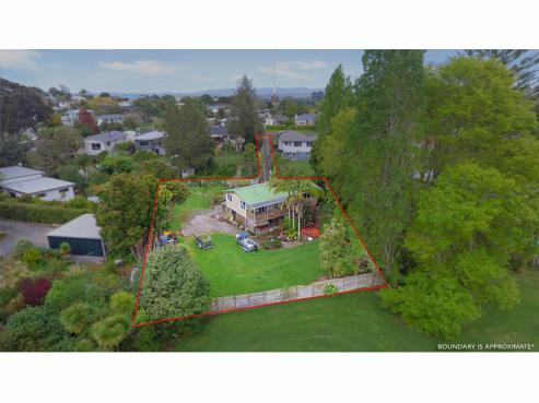 41 Taipari Road, Te Atatu Peninsula