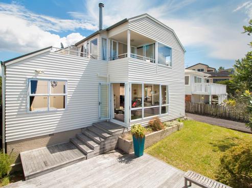 60 Lyons Avenue, Murrays Bay