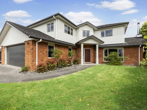 13 Parkwood Place, Huntington