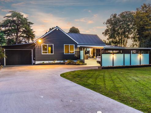 8 Cathay Lane, Takanini