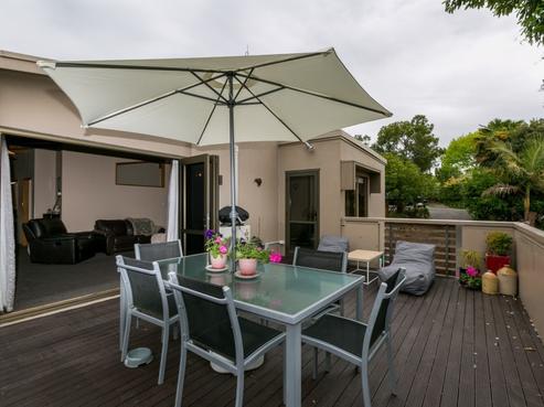 17 Busby Hill, Havelock North