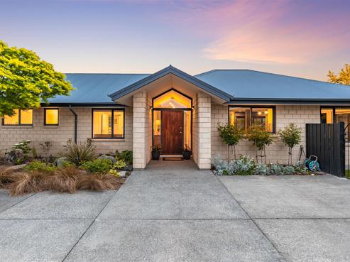 8 Bernadette Street, Aidanfield