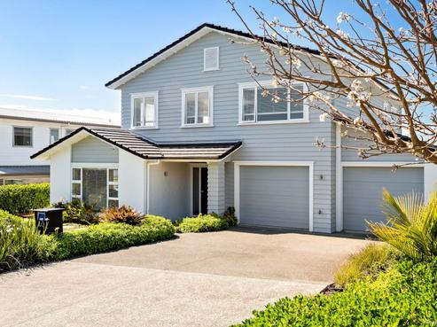 10 Tuangi Street, Long Bay