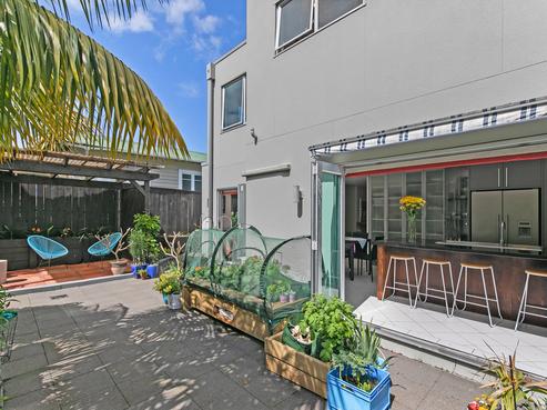 239A Meola Road, Point Chevalier