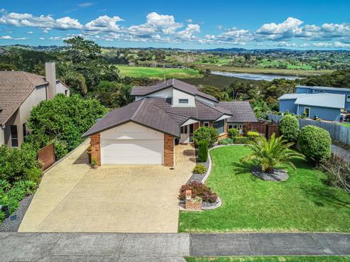 32 Blue Heron Rise, Stanmore Bay