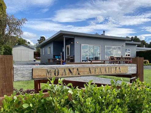 22 Rawhira Road, Lake Taupo (East)