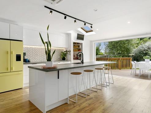 24 Sunset Street, Hilltop