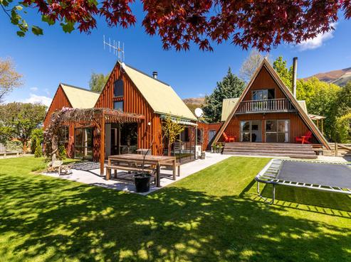 8 Sargood Drive, Wanaka