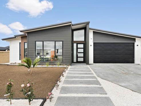12 Riverhead Point Drive, Riverhead