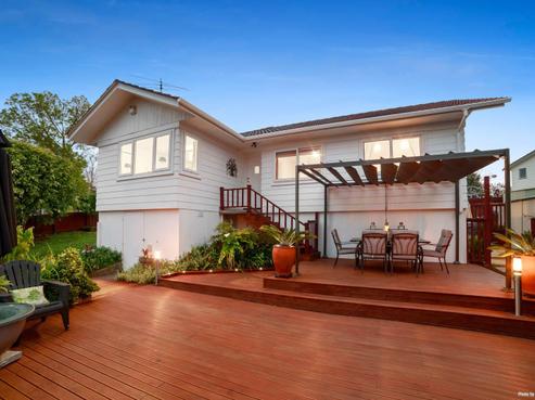 22 Meadowood Drive, Unsworth Heights