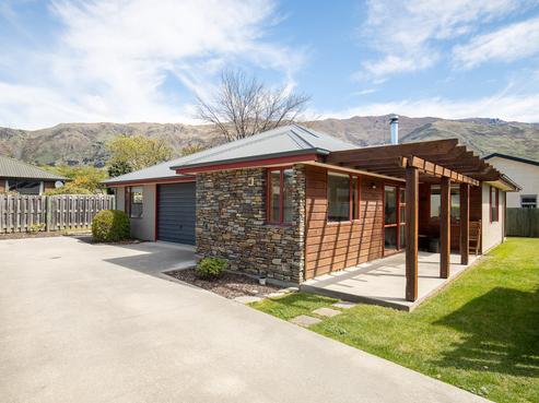 11B Little Oak Common, Wanaka