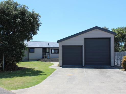 116 Sands Crescent, Matarangi