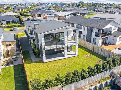 86 Intrepid Crescent, Beachlands