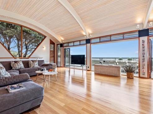 87 Marine Parade North, Piha