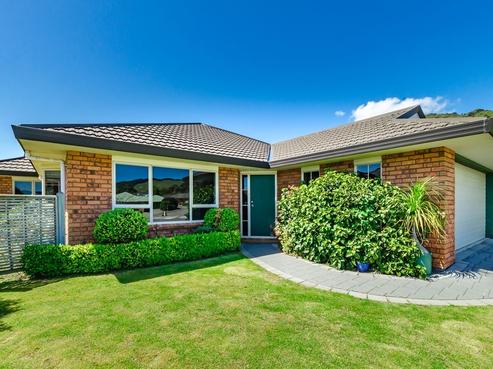 8 Balmerino Grove, Waikanae
