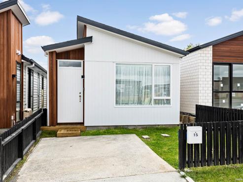 15 Matakohe Road, Westgate