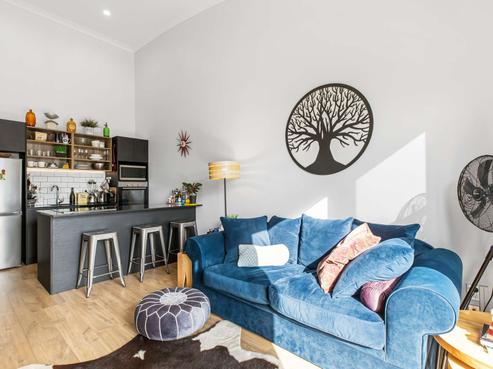 302/3 Morningside Drive, Morningside