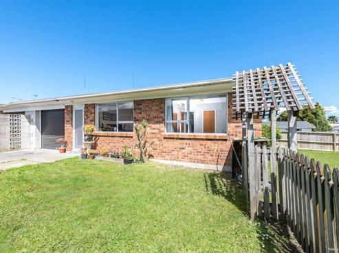 2/7 Sylvan Crescent, Te Atatu South