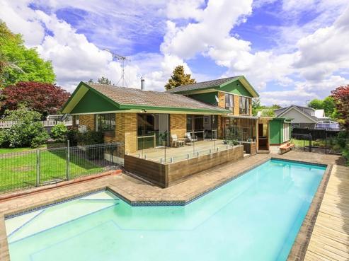 18 Brookview Court, Queenwood