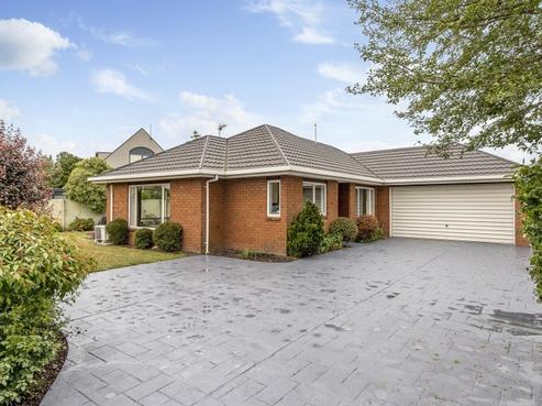 19 Seascape Gardens, Bromley